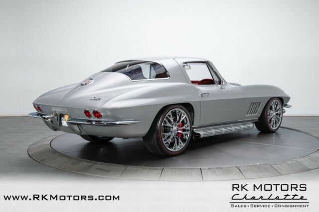 1967 chevrolet corvette silver pearl coupe 6.2 liter v8 4 speed automatic