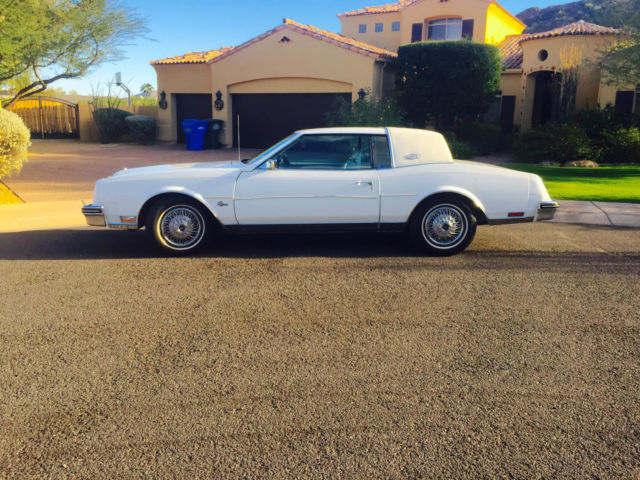1983 buick riviera like the day it left the show room 24.000 miles