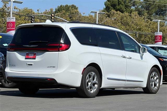 2022 chrysler pacifica limited