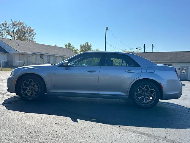 2016 chrysler 300 s