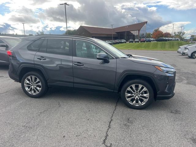 2022 toyota rav4 xle premium
