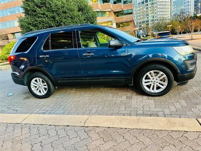 2017 ford explorer base