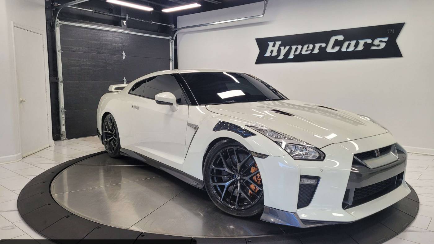 2017 nissan gt-r premium