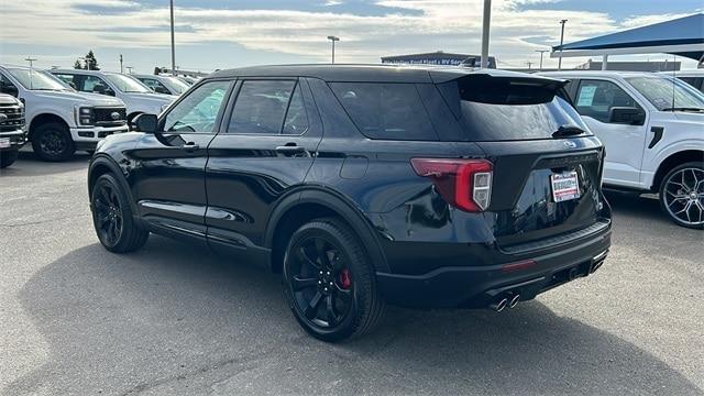 2022 ford explorer st