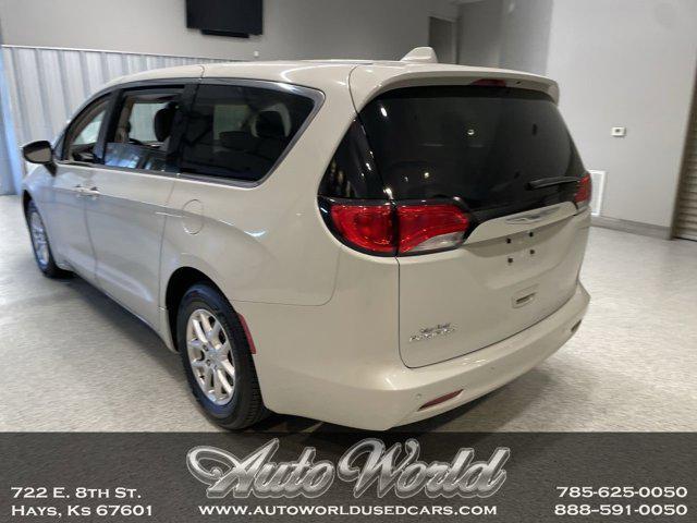 2017 chrysler pacifica lx