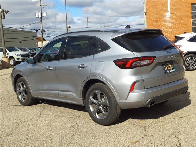 2023 ford escape st-line select