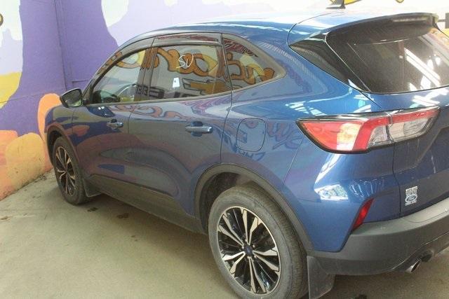 2022 ford escape se
