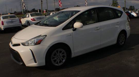 2017 Toyota Prius v (+)