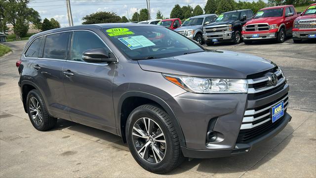 2017 toyota highlander le