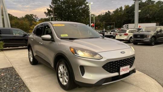 2020 ford escape se