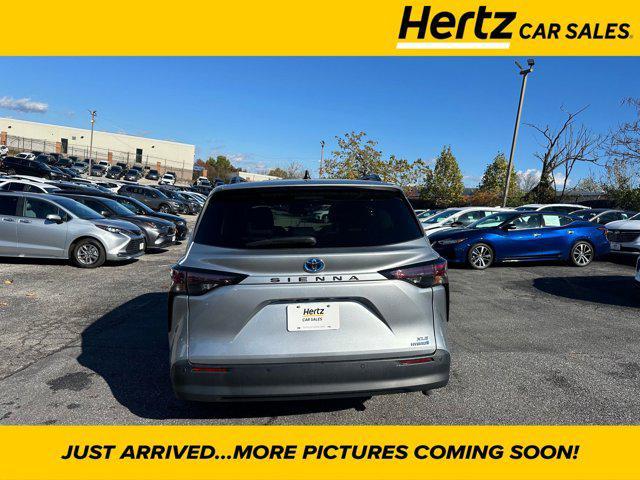 2023 toyota sienna xle 8 passenger