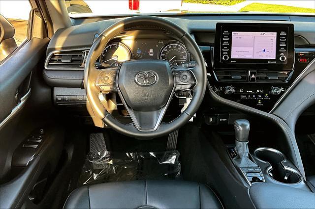 2022 toyota camry se
