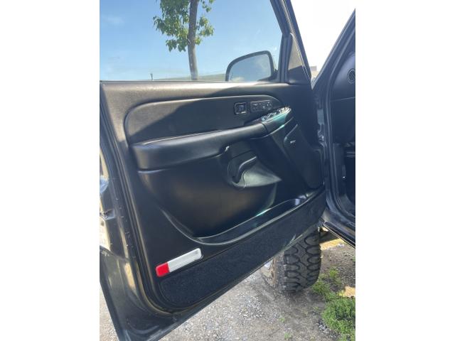 2003 chevrolet suburban 2500 lt