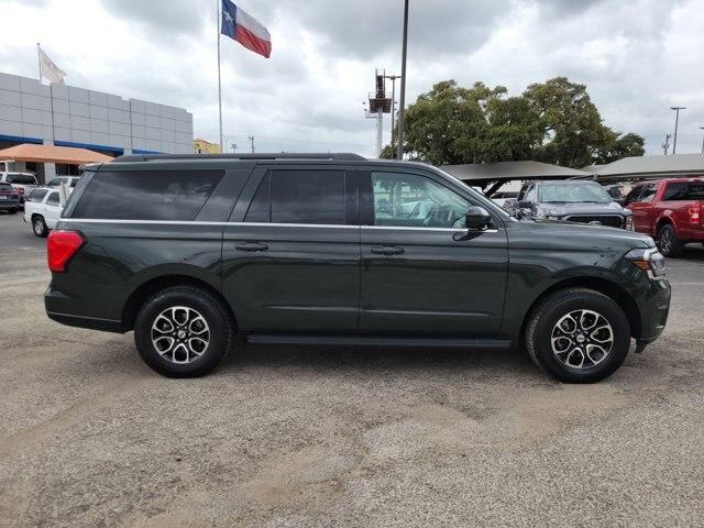 2022 ford expedition xlt