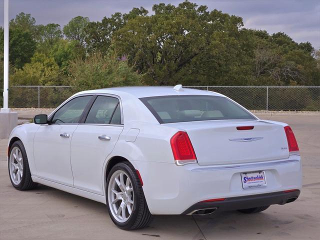 2018 chrysler 300 touring