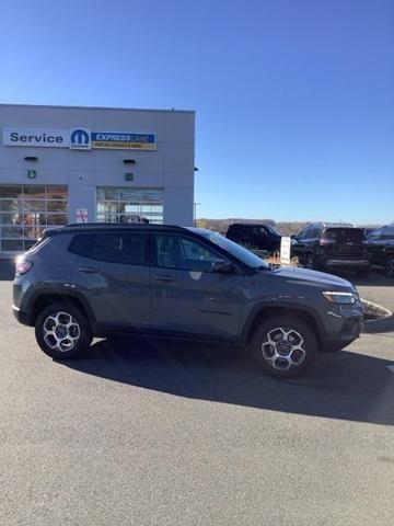 2022 jeep compass trailhawk