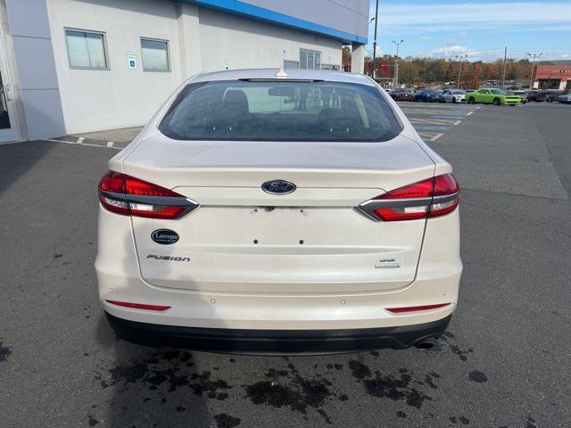 2020 ford fusion se