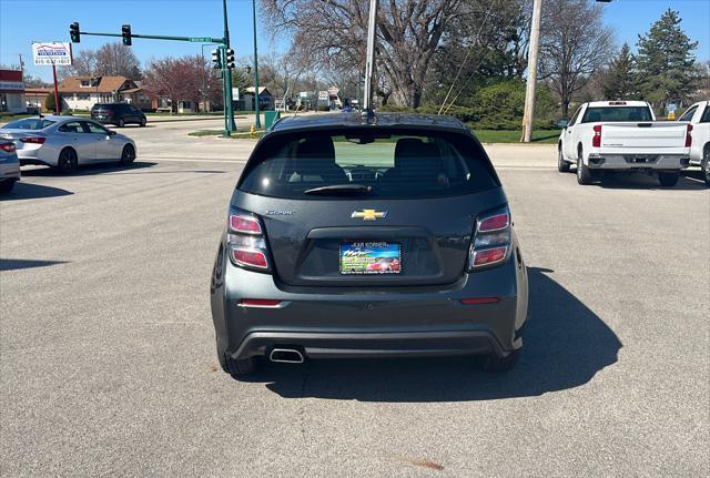 2020 chevrolet sonic fwd hatchback 1fl 5-door