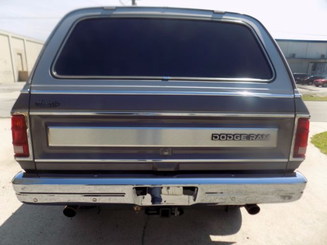 1989 dodge ram charger le 150 show truck no rust and original paint. low miles