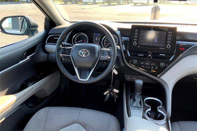 2023 toyota camry le