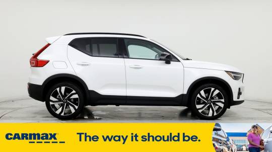 2024 Volvo XC40