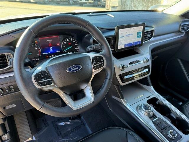 2023 ford explorer xlt