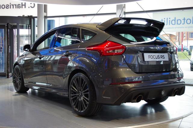 2017 ford focus rs base