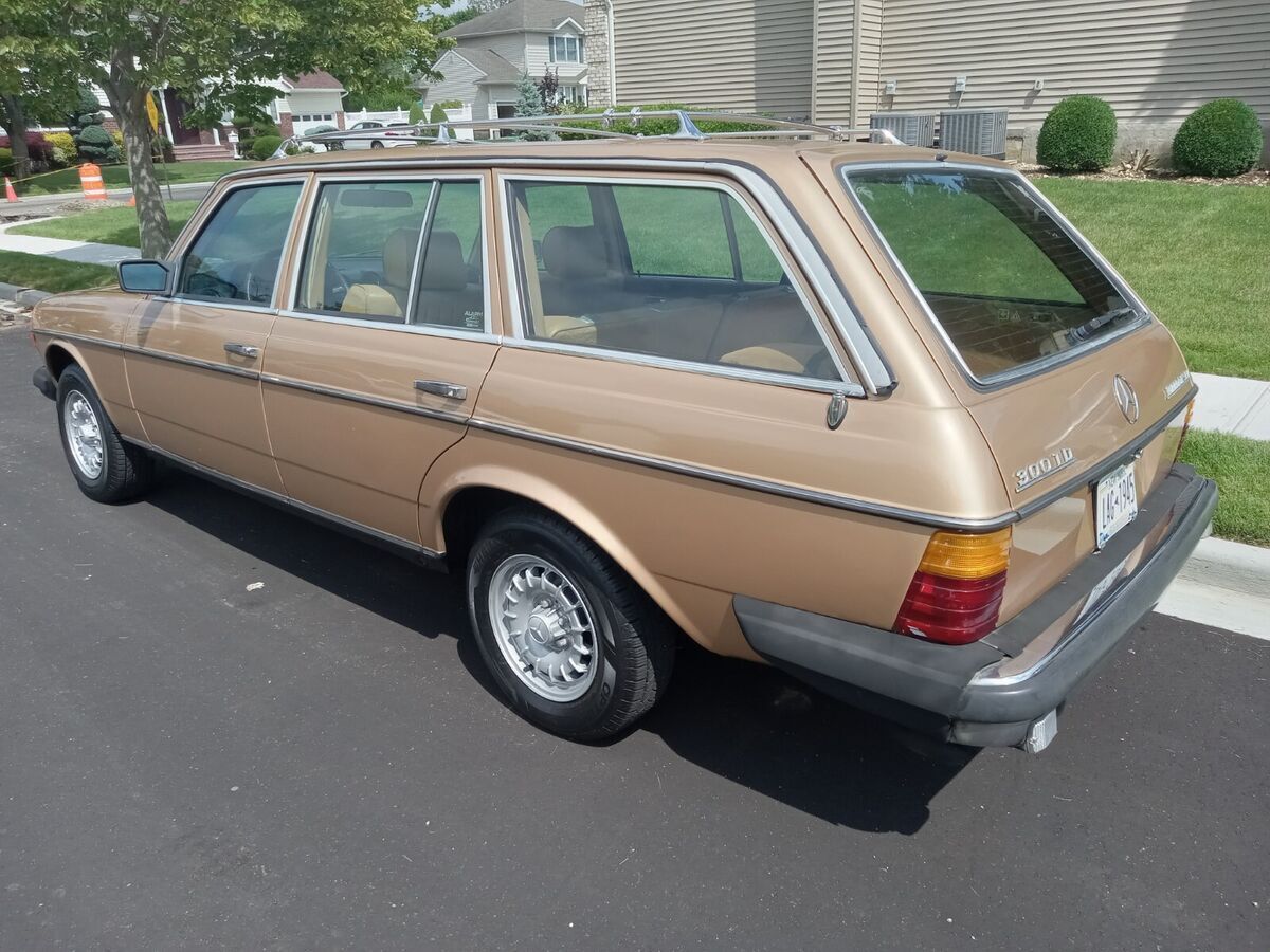 nice 300td wagon 300d 300cd low 122k miles diesel-low cost shipping most areas