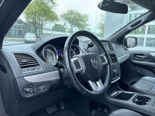 2019 dodge grand caravan gt in college crest, oregon