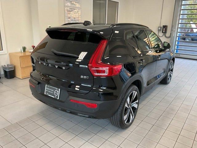 2024 volvo xc40 b5 plus dark theme