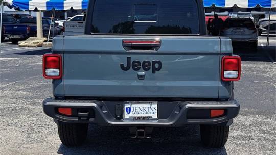 2024 Jeep Gladiator
