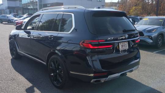 2023 BMW X7