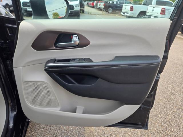 2020 chrysler voyager l