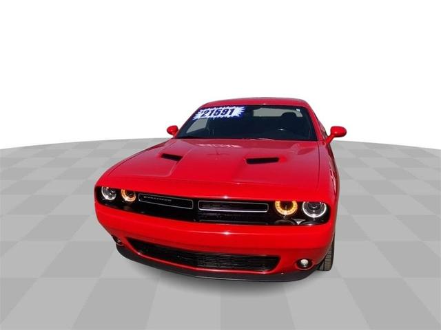 2021 dodge challenger sxt