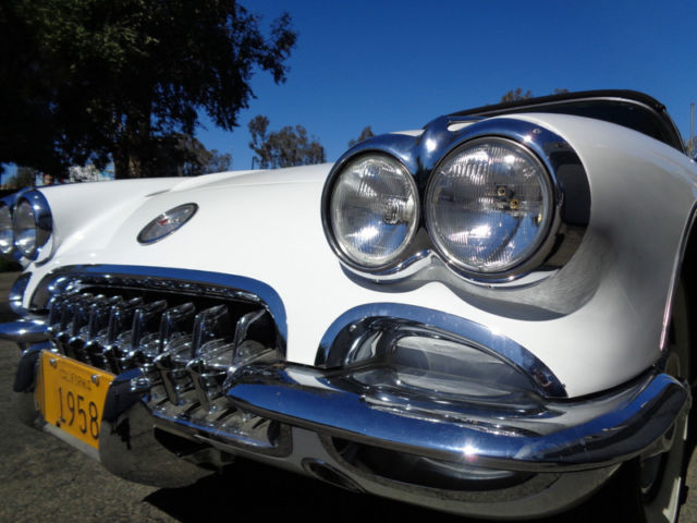 1958 chevrolet corvette convertible 2-door white with black interior