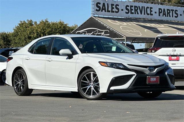 2023 toyota camry se