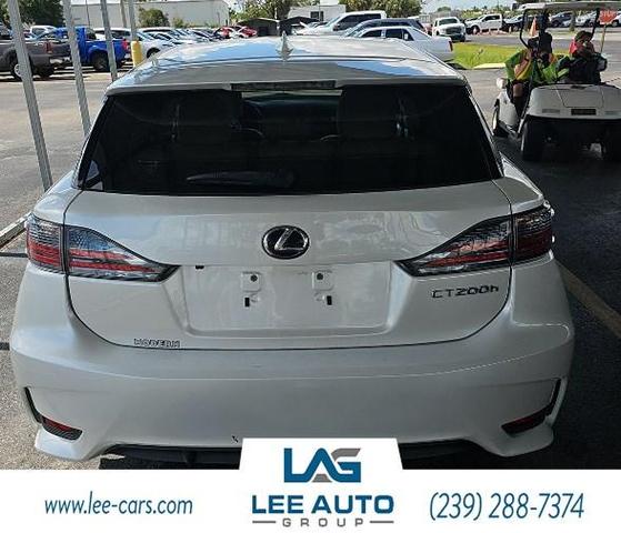 2016 lexus ct 200h base