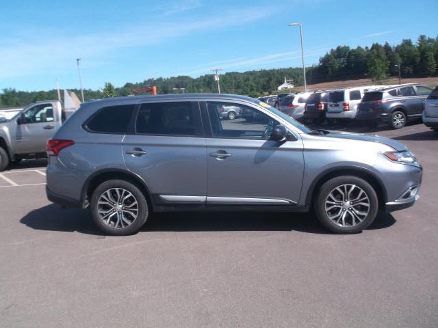 2016 mitsubishi outlander se awd se 4dr suv for sale in hyde park, vermont