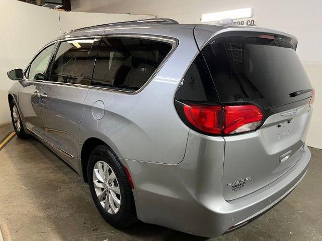 2018 chrysler pacifica touring-l