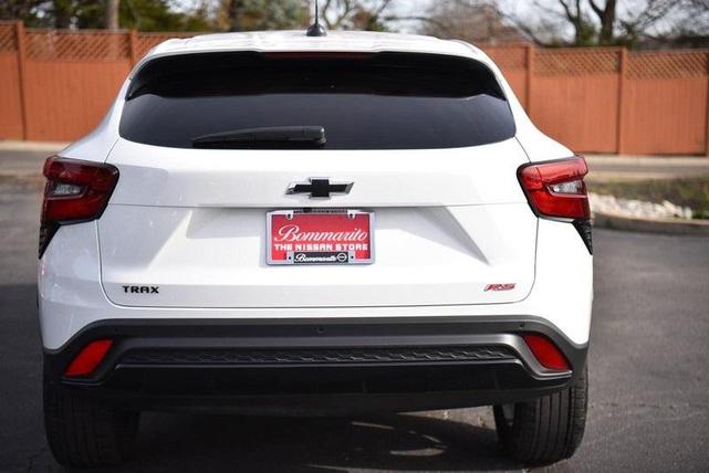 2024 chevrolet trax 1rs