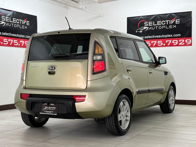 2010 kia soul +
