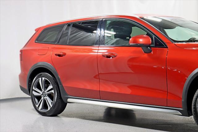 2020 volvo v60 cross country t5