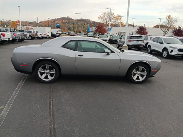 2017 dodge challenger sxt