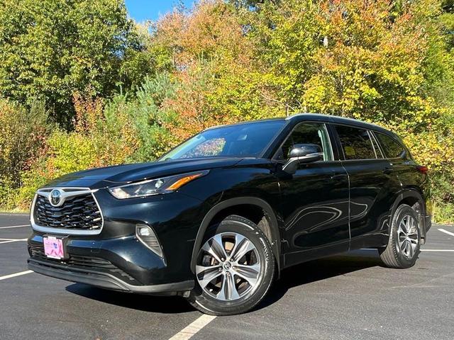 2022 toyota highlander xle