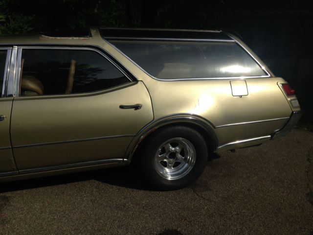 oldmobile stationwagon, vista cruiser 1969