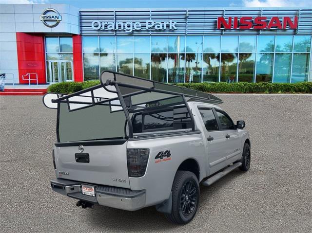 2014 nissan titan sv