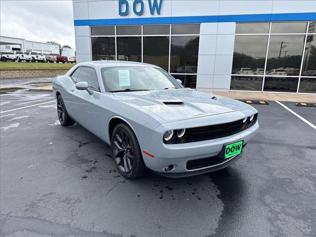 2021 dodge challenger sxt