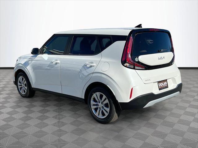 2023 kia soul lx