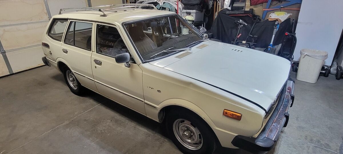 1978 toyota corolla station wagon wagon white rwd automatic