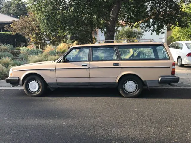 1986 volvo 240 (los angeles, ca)